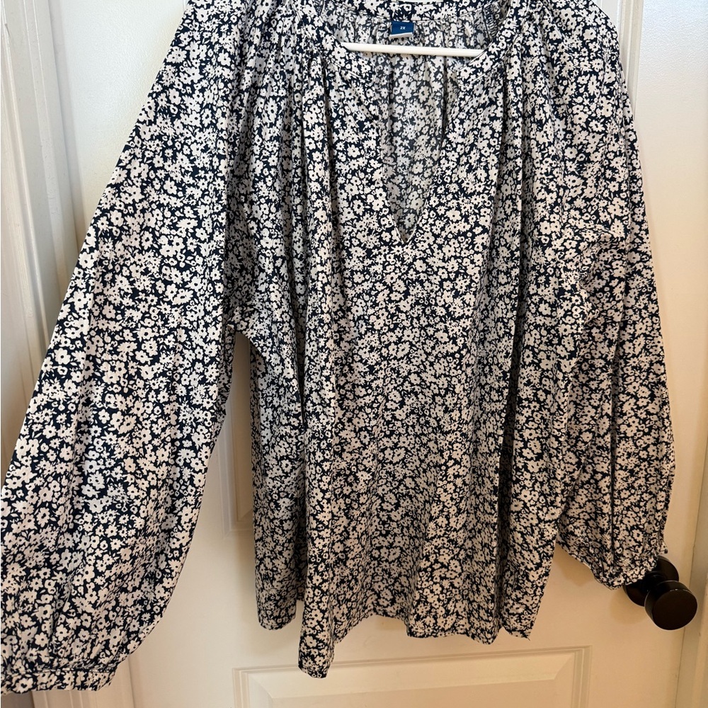 Old Navy Navy and White Floral Top